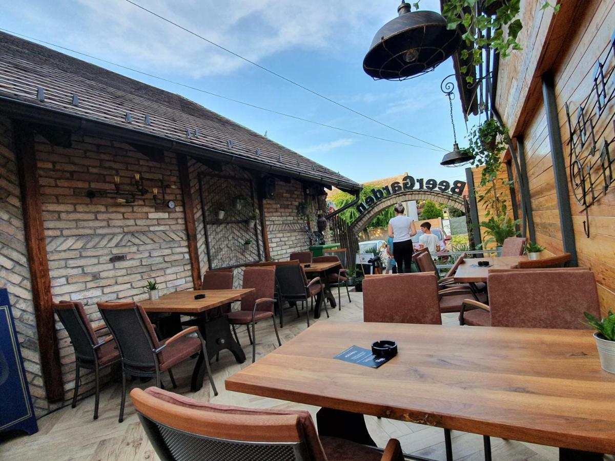 Готель Oldbrick Pub Сомбор Екстер'єр фото
